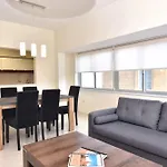 Daire Bright & Spacious 2 Bedroom With Marina View