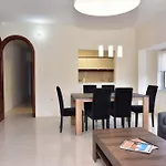 Daire Bright & Spacious 2 Bedroom With Marina View