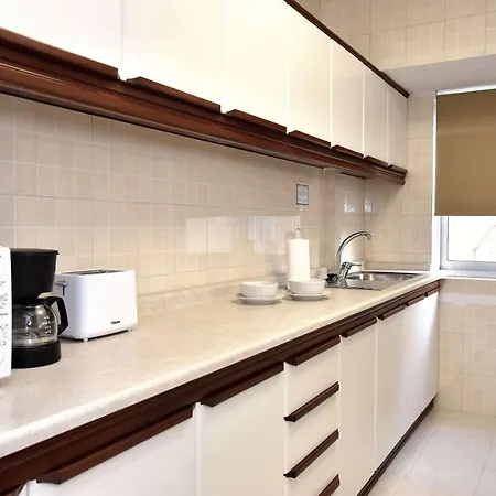 Bright & Spacious 2 Bedroom With Marina View Lägenhet