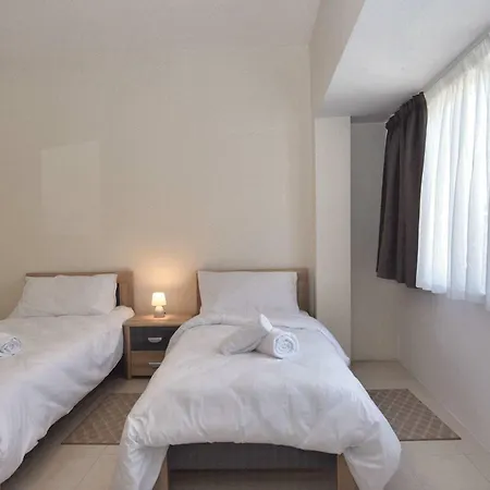 Bright & Spacious 2 Bedroom With Marina View Διαμέρισμα *