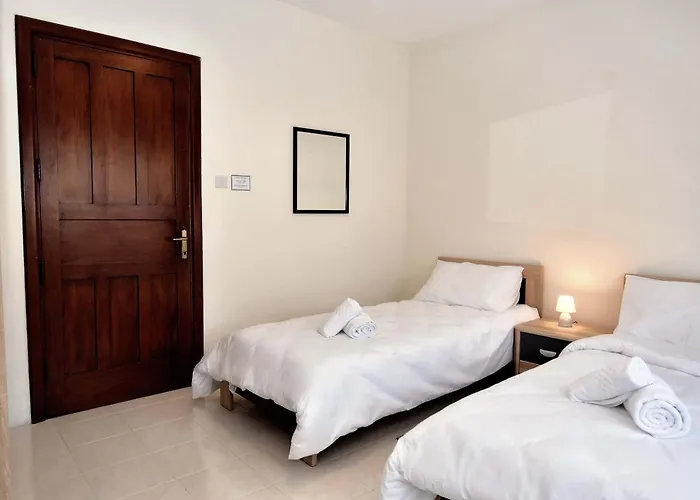 Bright & Spacious 2 Bedroom With Marina View Διαμέρισμα Msida