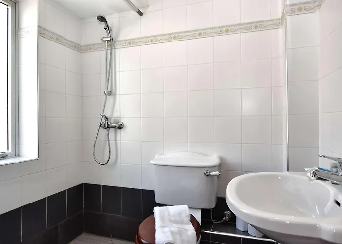 Bright & Spacious 2 Bedroom With Marina View Διαμέρισμα *